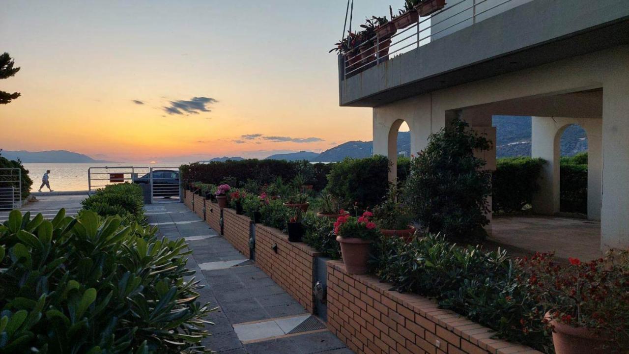 Loutraki Bay Apartment Exterior foto